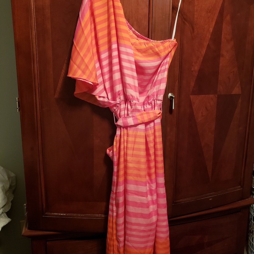 Dress - Picture 2 of 3